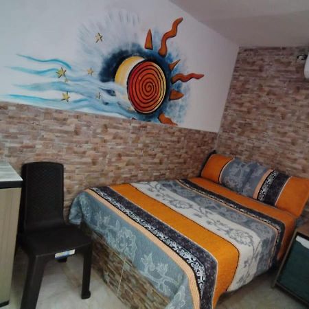 San Andres Vive Paradise Habitaciones Con Bano Privado A 80Mts De La Playa Principal Екстериор снимка