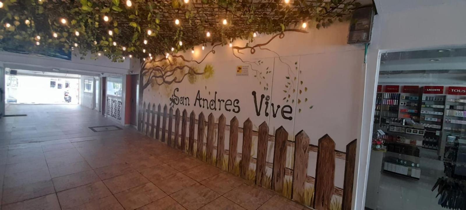 San Andres Vive Paradise Habitaciones Con Bano Privado A 80Mts De La Playa Principal Екстериор снимка
